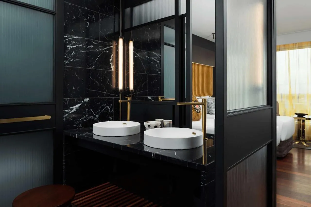 Qt Perth Hotel