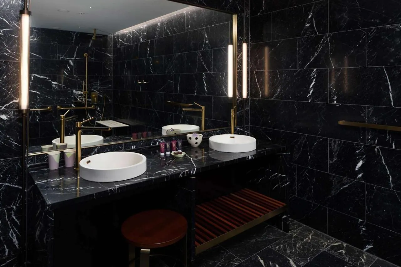 Qt Perth Hotel