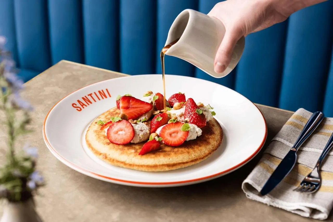 Qt Perth Hotel