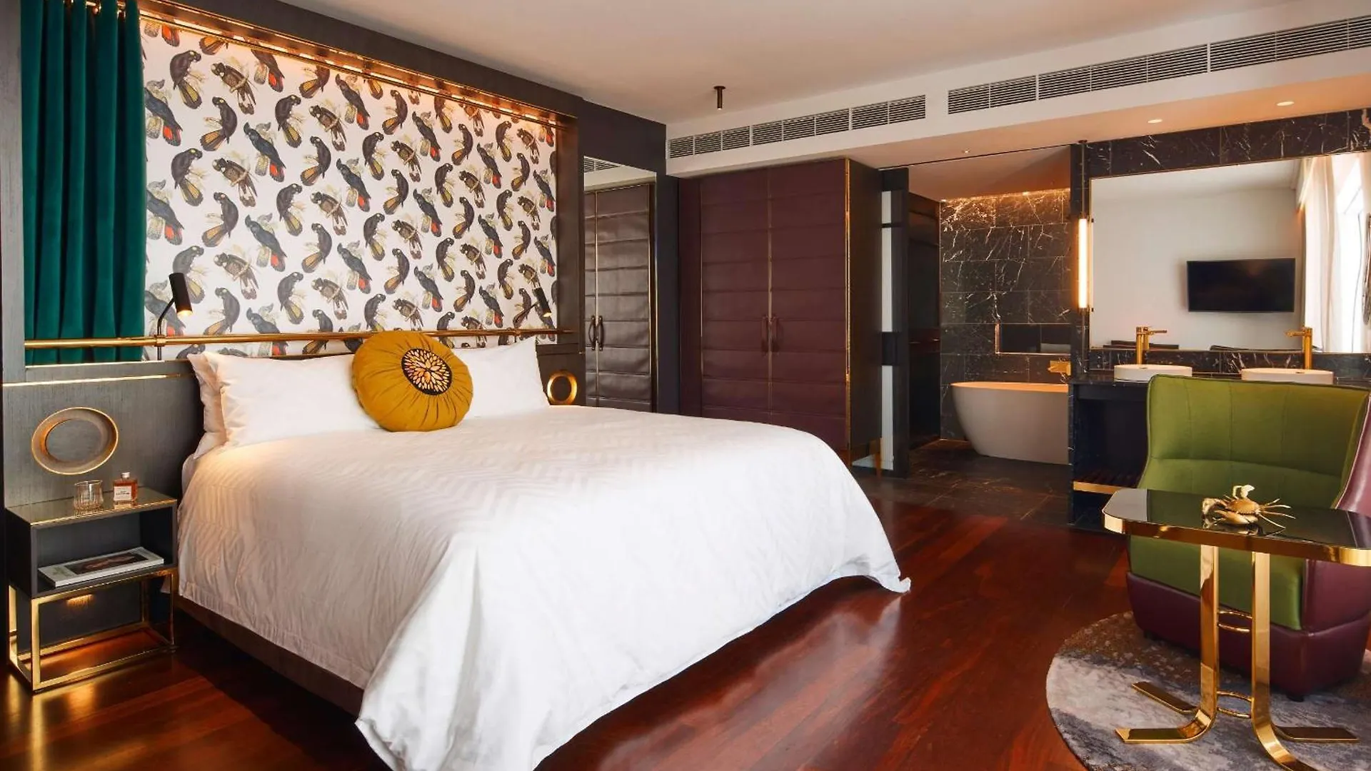 Qt Perth Hotel
