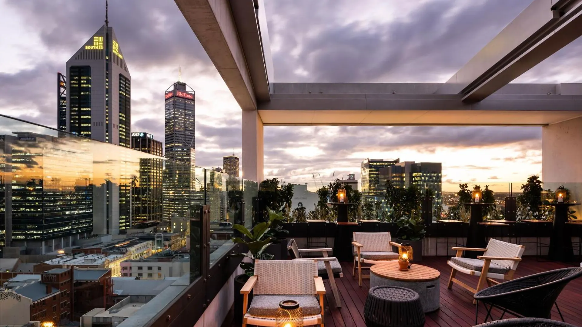 *****  Qt Perth Hotel Australia